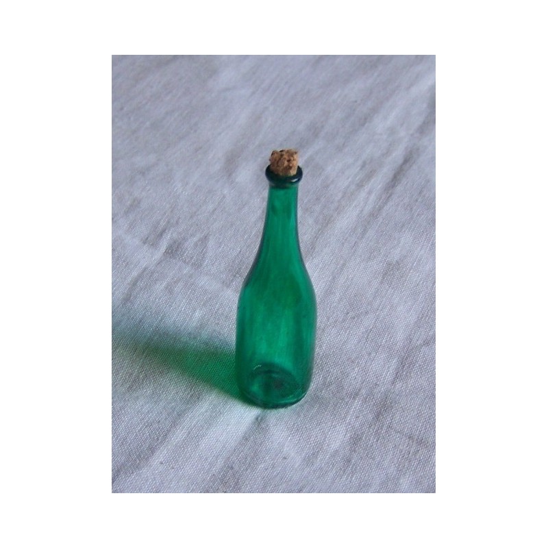 Bottiglia vetro verde 04