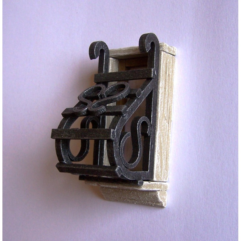 Finestra con grata 130