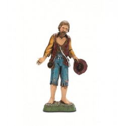 Uomo con cappello in mano