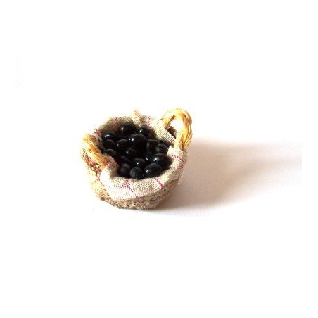 Cesta con olive nere 037