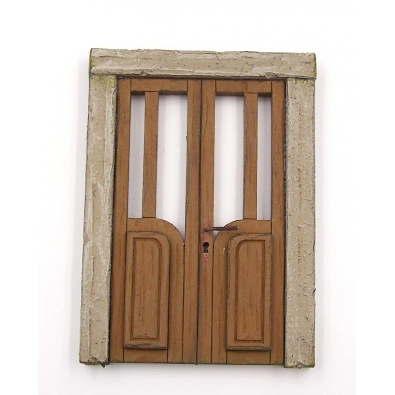 Finestra a balcone con cornice 069