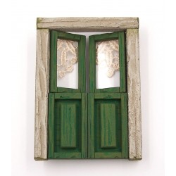 Finestra a balcone con tendine 060