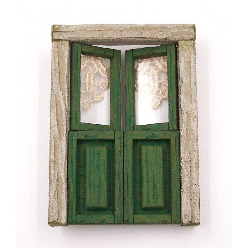 Finestra a balcone con tendine 060