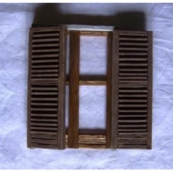 Finestra a balcone con veneziane 038