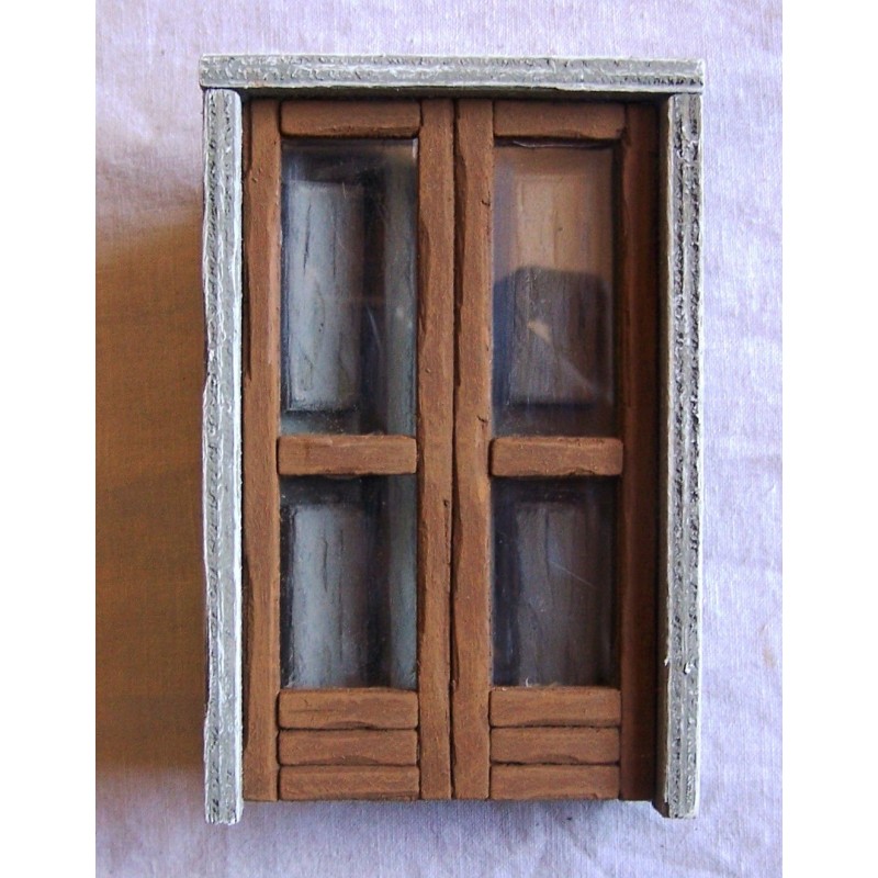 Finestra a balcone con sportelli interni 049