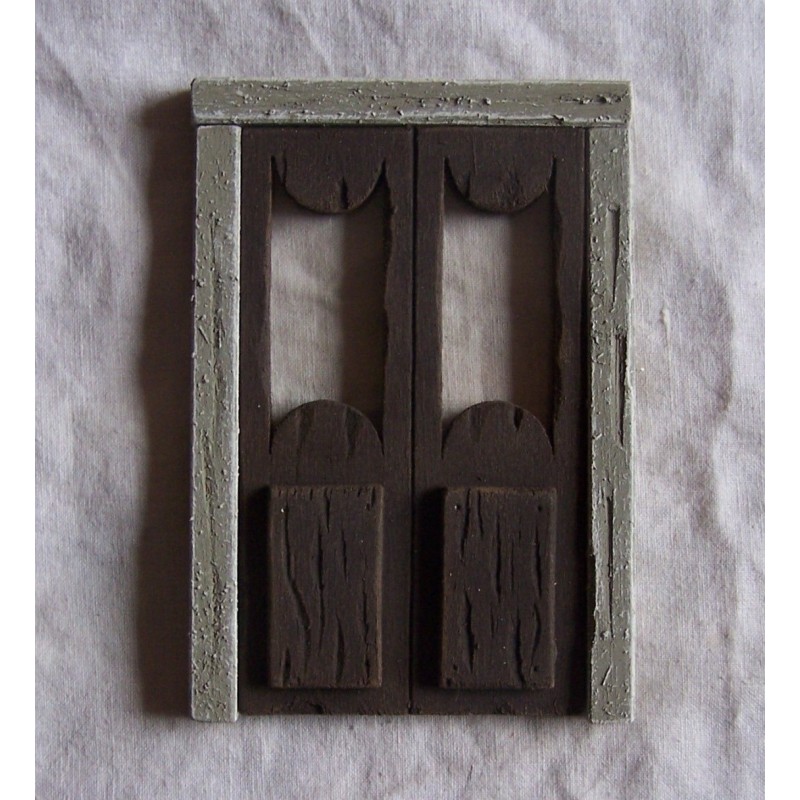  Finestra a balcone con cornice 058