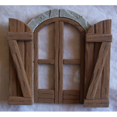 Finestra a balcone arrotondato con sportelli aperti 088