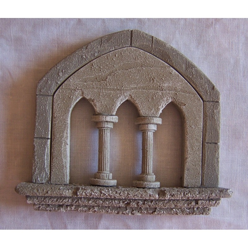 Finestra stile antico a tre arcate 041